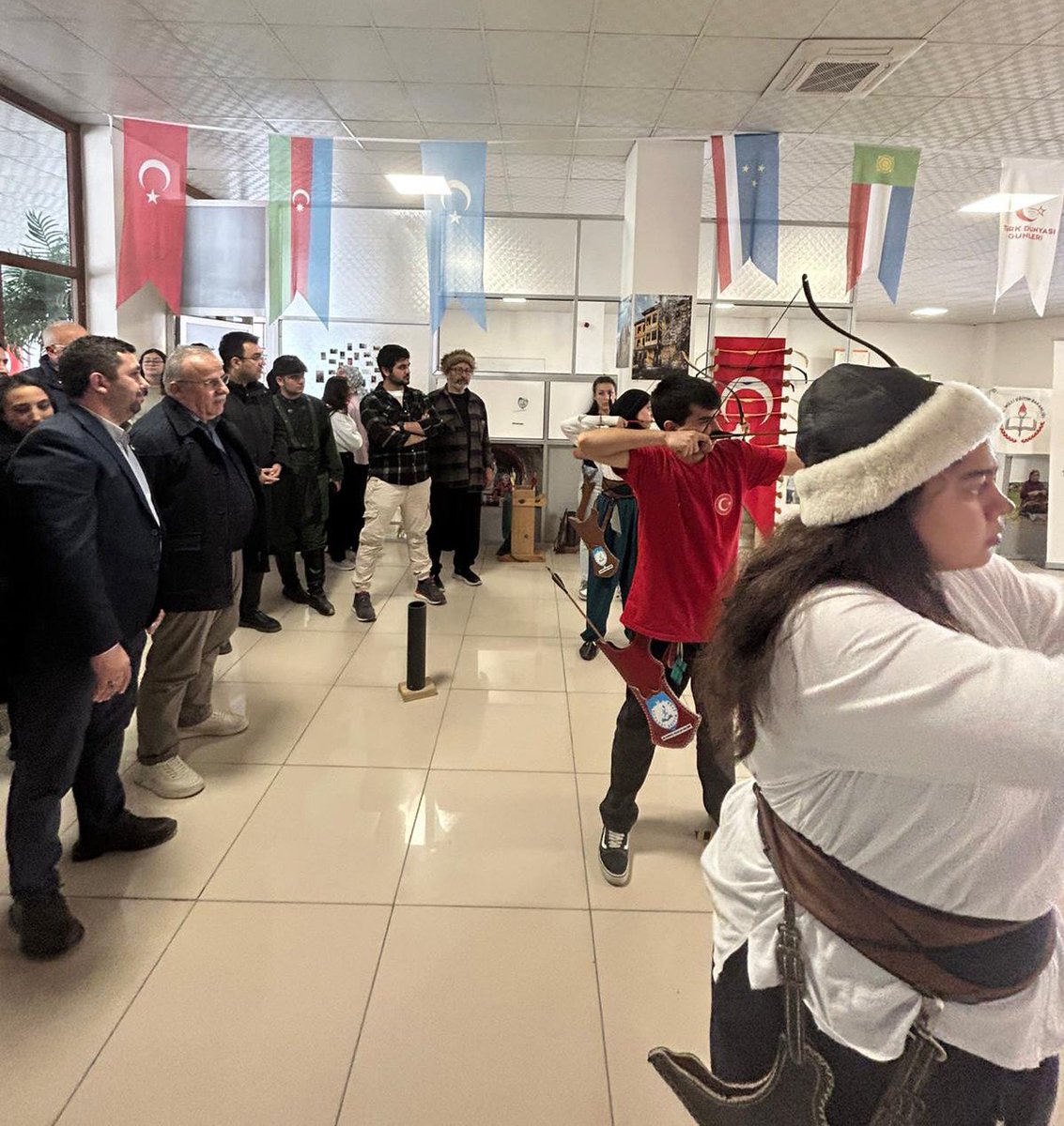 İl müdürlüğümüz ve ilçe protokolünün de hazır bulunduğu organizasyonda gençler hem hünerlerini sergilediler hem de 2026 yılında gerçekleştirilecek #YurtLig Türkiye Finallerinin provasını yapmış oldular.

#GSBYurtları 🏹