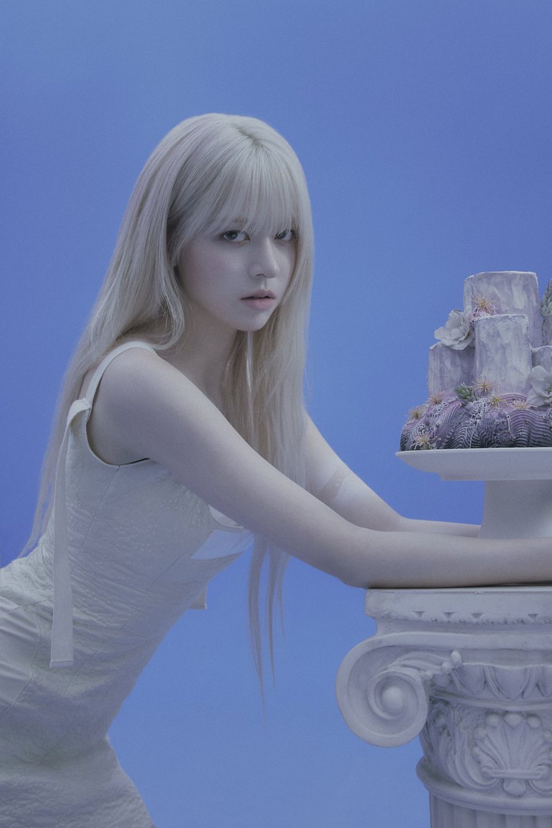 tlily's tweet image. The waist.                                  The waist grabber.