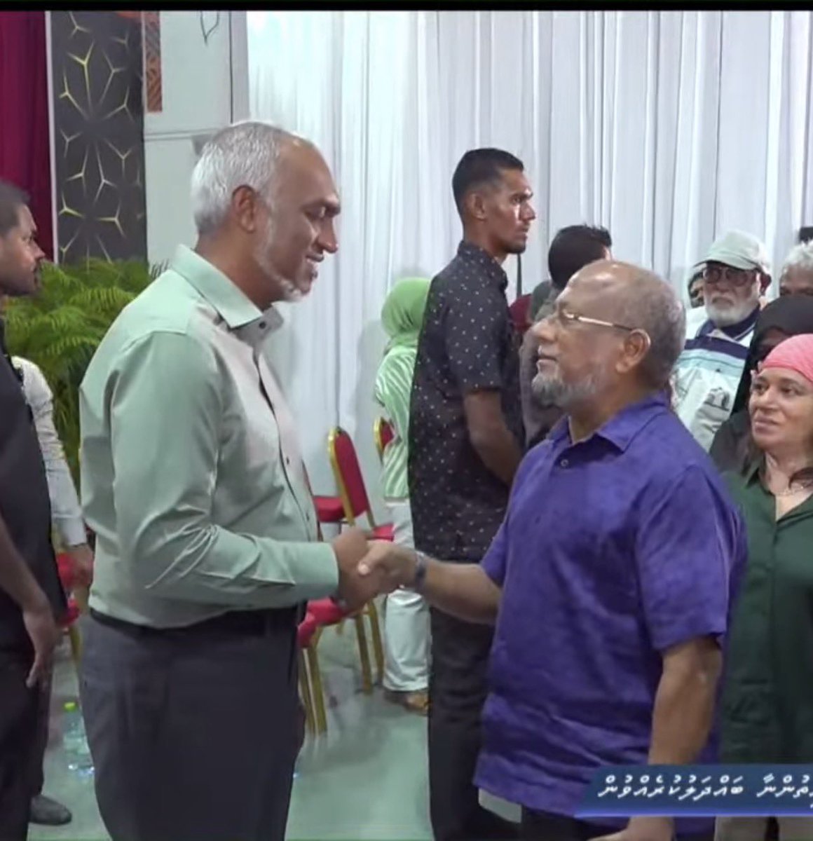 Obese Guizzu meeting FAM thief Bassaam’s father last night, assuring his son will get a fair trial.

Fair trial = Bassaam free