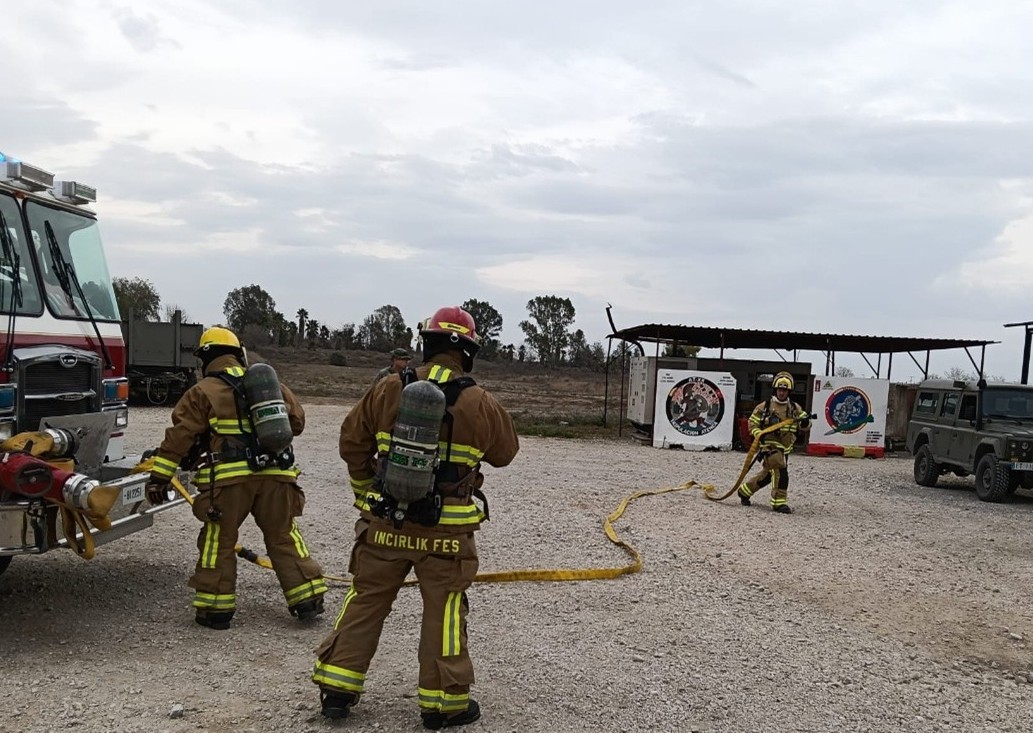 EMADmde's tweet photo. El contingente español Apoyo a Turquía, #ATXXII, ha llevado a cabo el ejercicio de simulación ‘Taurus’, que está diseñado para evaluar la capacidad de reacción y la eficacia de las fuerzas aliadas ante un ataque efectuado por aeronaves y misiles balísticos. 

Durante el ejercicio, se demostró la rápida reacción, integración y profesionalidad de los militares españoles y aliados, que tienen como misión principal la defensa del Flanco Este de la @NATO. 
#MOPS @EjercitoTierra