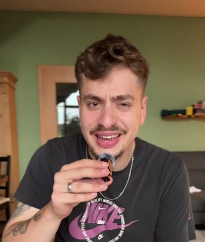 Pugatto's tweet image. hoffe auf wehrpflicht in deutschland aber nur für ihn