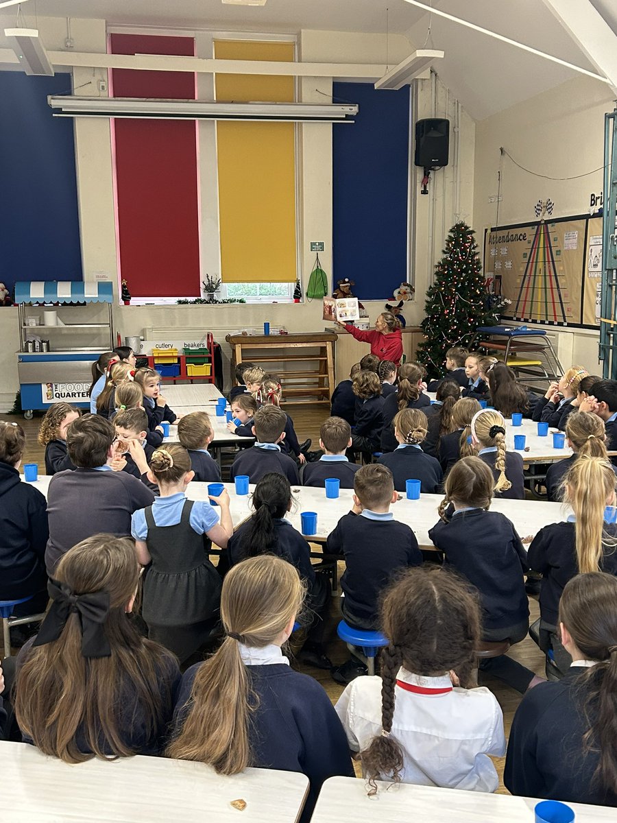 BirstallAcad13's tweet image. Rewarding our ‘Read with Me’ children this Christmas 🎄📚
Pupils who hit their reading stamps, for coming early each Friday are being treated to a cosy Christmas story and a warm mug of cocoa. Proof that a love of books is the sweetest reward ☕✨