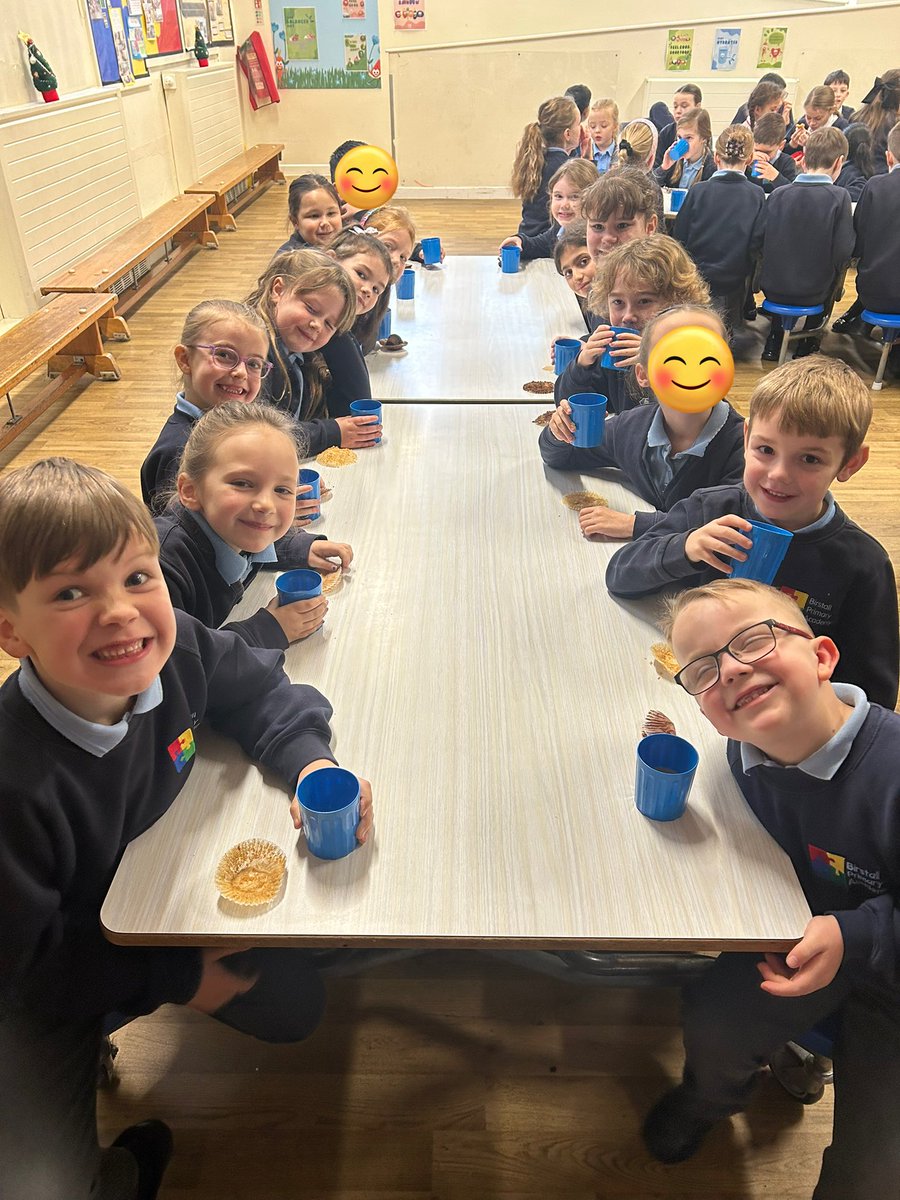 BirstallAcad13's tweet image. Rewarding our ‘Read with Me’ children this Christmas 🎄📚
Pupils who hit their reading stamps, for coming early each Friday are being treated to a cosy Christmas story and a warm mug of cocoa. Proof that a love of books is the sweetest reward ☕✨