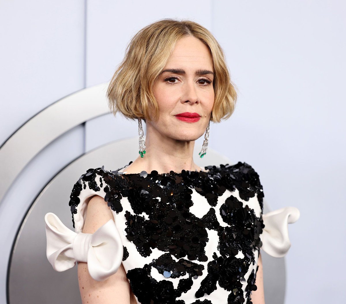 allstarsshow_'s tweet photo. Nous souhaitons un joyeux anniversaire à Sarah Paulson qui fête aujourd'hui ses 51 ans !
Dans quel(le) film/série l'avez-vous la plus appréciée?
#SarahPaulson #AmericanHorrorStory #Ratched https://t.co/AOlstD5d0c