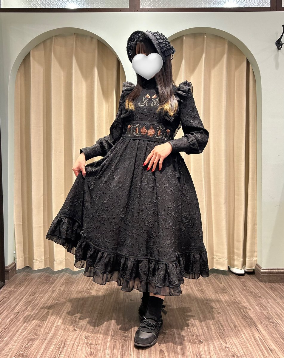 【新品未使用】マリキータ 黒華やかなジャガード生地＆美しいシルエット 新品未使用】マリキータ 黒華やかなジャガード生地＆美しいシルエット