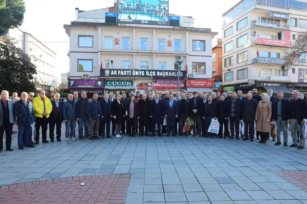 ozdemirsamet's tweet photo. 📍 Ünye

Tarihi mirası, eşsiz doğası, kültürü, sahili ve doğal güzellikleriyle kendine hayran bırakan Ünye’mizdeyiz.

AK Parti Ünye Danışma Meclisi Toplantımızı; İl Başkan Yardımcılarımız, İl Yönetim Kurulu Üyelerimiz, İlçe Başkanımız Hasan Fahri Alparslan, Belediye Başkanımız Hüseyin Tavlı, ilçe yönetim kurulu üyelerimiz, ilçe gençlik ve kadın kolları başkanımız ile mahalle başkanlarımızın katılımıyla gerçekleştirdik.

Gerçekleşen toplantımızın hayırlı olmasını diliyorum.