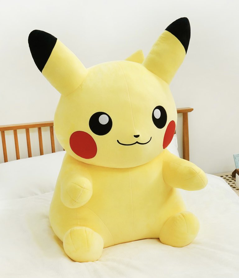 ペニンシュラホテル　ピカチュウ　特大ぬいぐるみ　ページボーイ　100cm