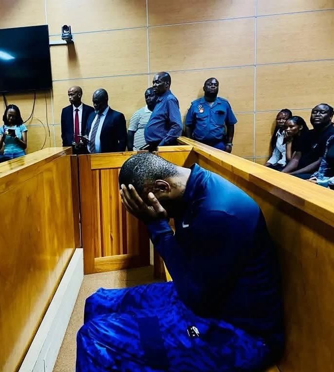 Man’s NOT Barry Roux tweet media