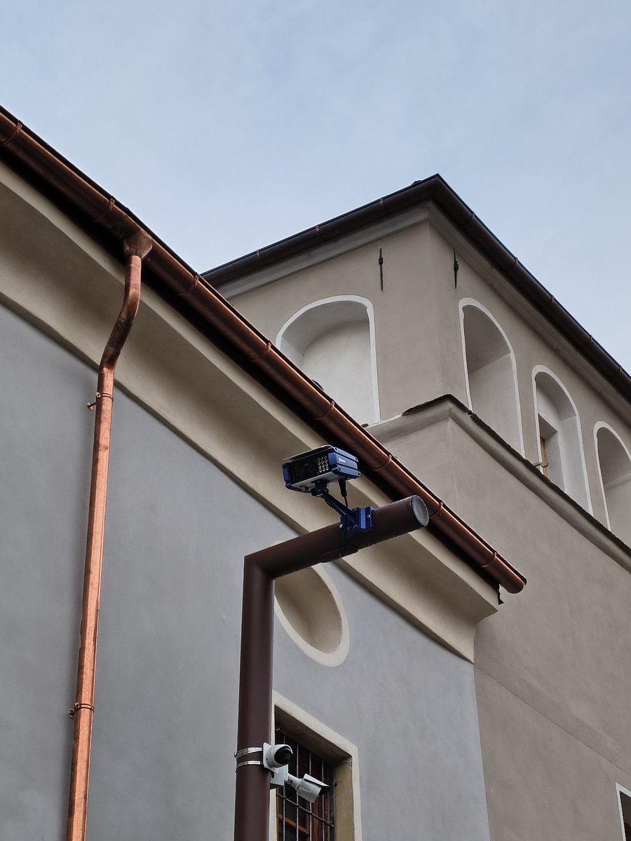 Negli ultimi giorni sono state ripristinate le telecamere di controllo degli accessi alle #ZTL di via Vevey  e di via De Sales.
La prima era stata rimossa a causa del cedimento del palo stradale, la seconda per i lavori in corso all'edificio all'incrocio con via Hôtel des Etats.