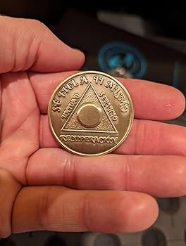 Yur1_Mog's tweet image. my 6 months league of legends recovery sobriety coin