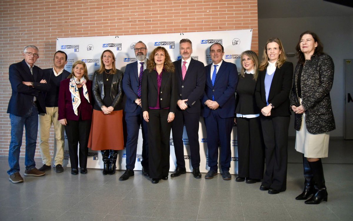 CAudiovisualAnd's tweet image. El presidente del Consejo Audiovisual de Andalucía, Domi del Postigo, , ha asistido a la XI Gala “Proyectos Digitales en Acción. Emprendiendo desde la Universidad”, organizada por el Laboratorio de Proyectos en Comunicación (@LabProCom) de la @unisevilla