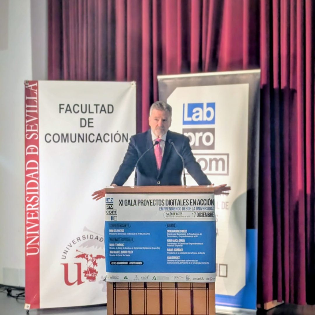 CAudiovisualAnd's tweet image. El presidente del Consejo Audiovisual de Andalucía, Domi del Postigo, , ha asistido a la XI Gala “Proyectos Digitales en Acción. Emprendiendo desde la Universidad”, organizada por el Laboratorio de Proyectos en Comunicación (@LabProCom) de la @unisevilla