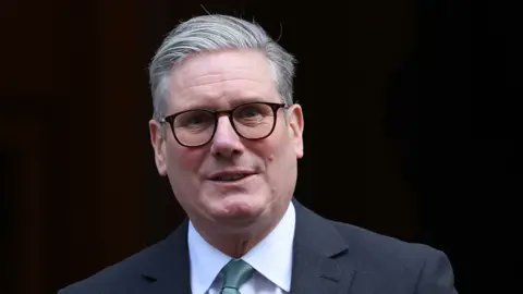 TheBritishIntel's tweet image. 🚨🇬🇧 BREAKING: STARMER CONFIRMS UK WILL REJOIN EU ERASMUS SCHEME

Keir Starmer has confirmed the UK will rejoin the EU’s Erasmus scheme.

Critics warn this is not a standalone move but preparation for deeper EU re-entry.

🔴 Step taken without a public mandate
🔴 Another…