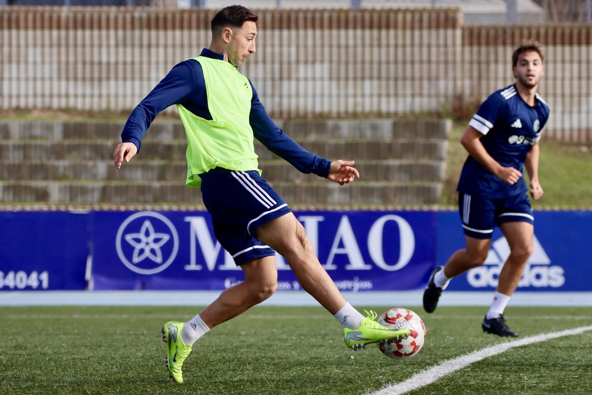 PRIMER EQUIPO| #84. ✌️ El EQUIPO vuelve a los entrenamientos preparando el último partido del 2️⃣0️⃣2️⃣5️⃣.

😄 Con la cabeza y 👣 los pies puestos en terminar el año de la mejor manera posible…

🙌 …acompañados de nuestra gente un domingo más.

#CorazonAzul | 💙
#diverXiOn