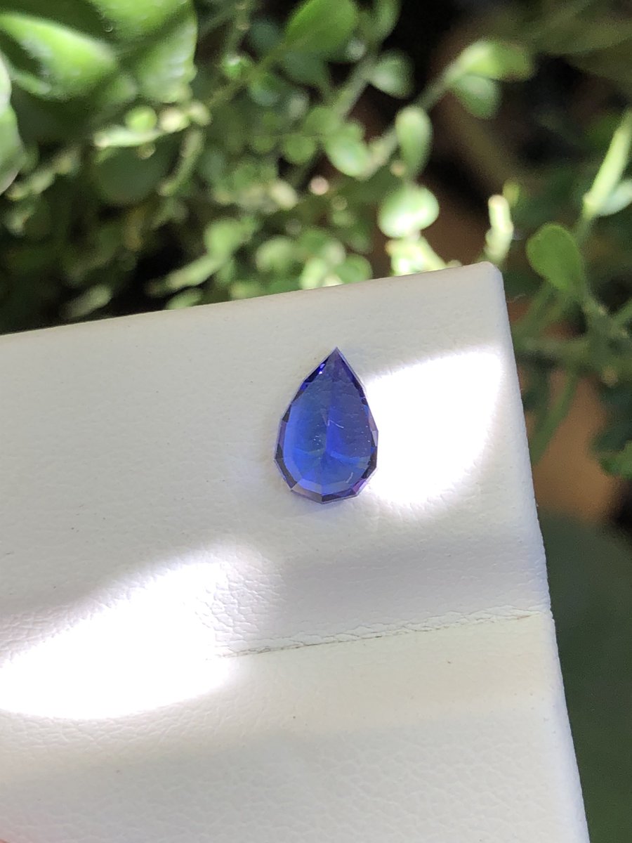 天然タンザナイト スペシャルペアカット AAAグレード ブルーカラー