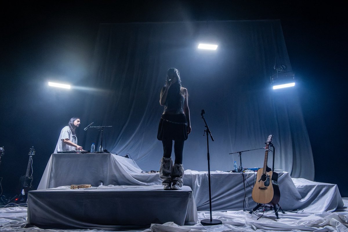 sebdevinc's tweet image. Bit of @oklou_ magic at @sallepleyel 💫