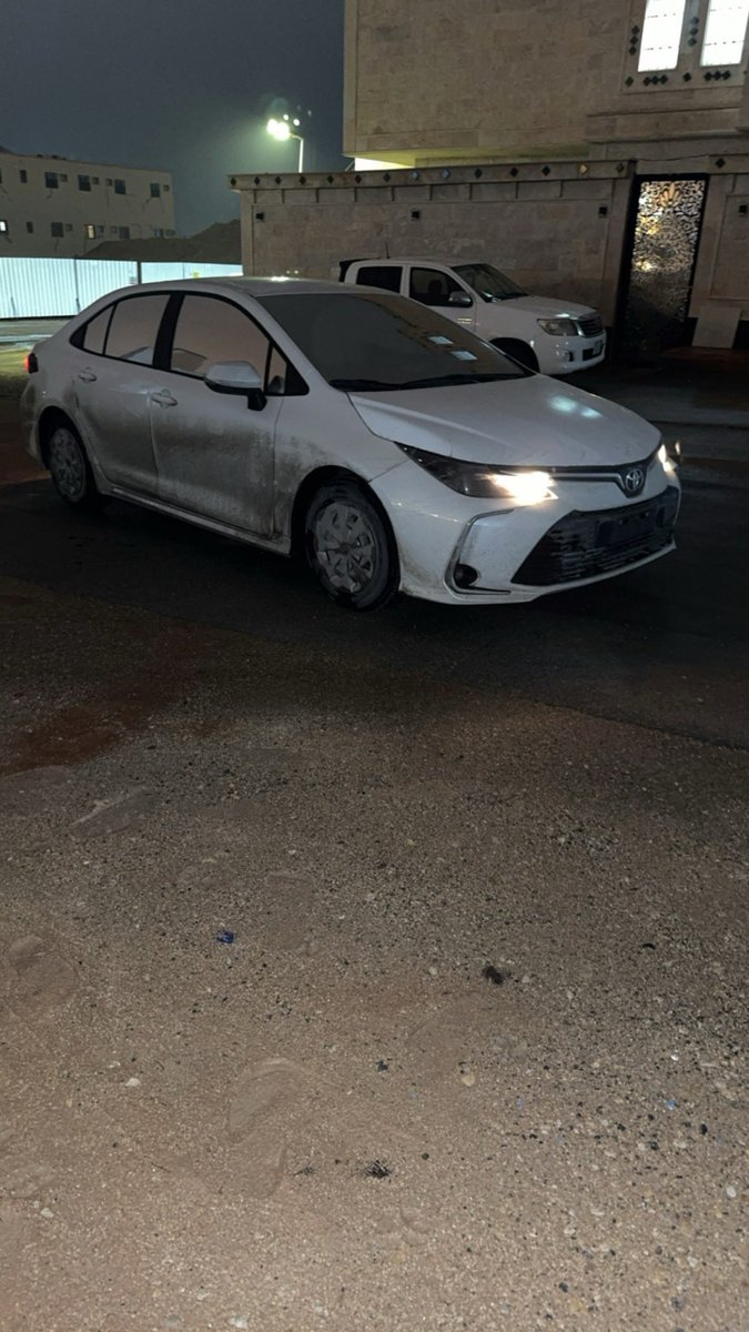 ع نرجسية سعد علوش يوم يقول : 

" انا جهة بلحالها غير الجهات
    تكسرني الدنيا وانا اعدلها "