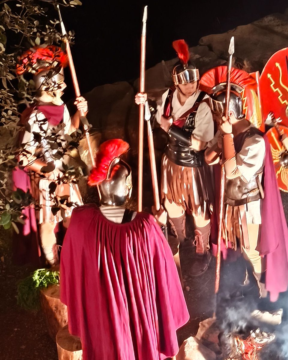 Repartits pel #PessebreCorbera trobareu soldats romans i un petit campament on fan vida. Us hi esperem aquest cap de setmana. Entrades a pessebrecorbera.cat

#PessebreCorbera #PessebreVivent #CorberaDeLlobregat #Nadal2025 #BaixLlobregat