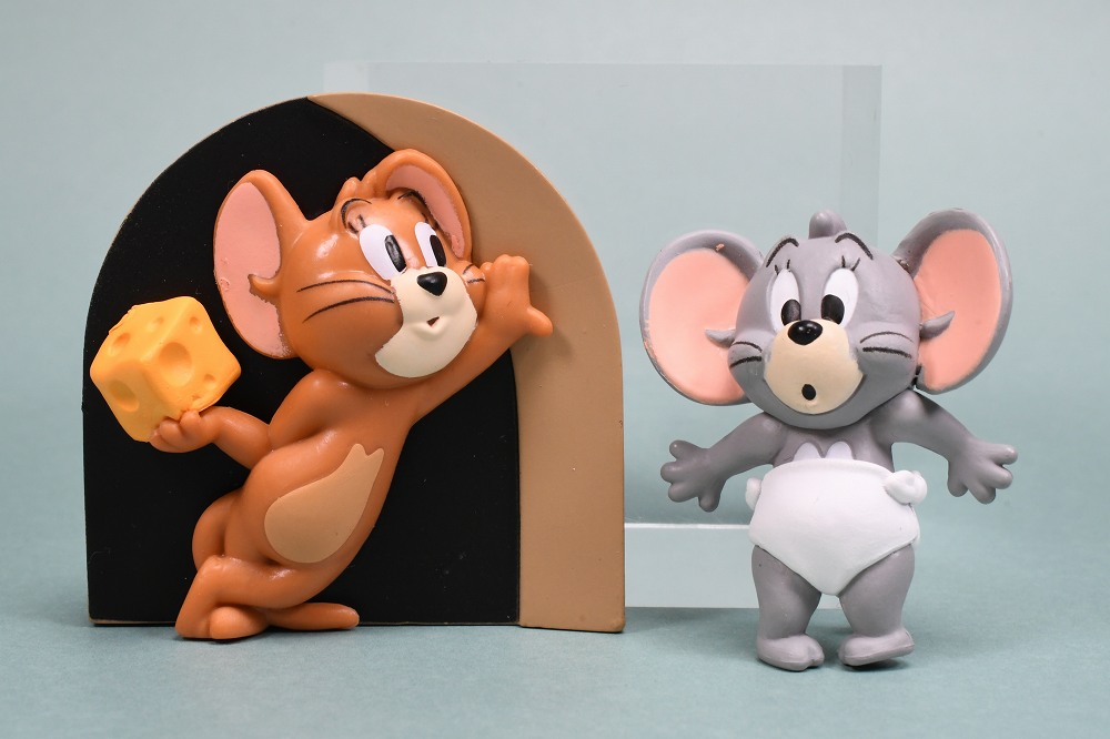 トムとジェリー ジェリーとタフィーがいるお家 フィギュア 】 お部屋の