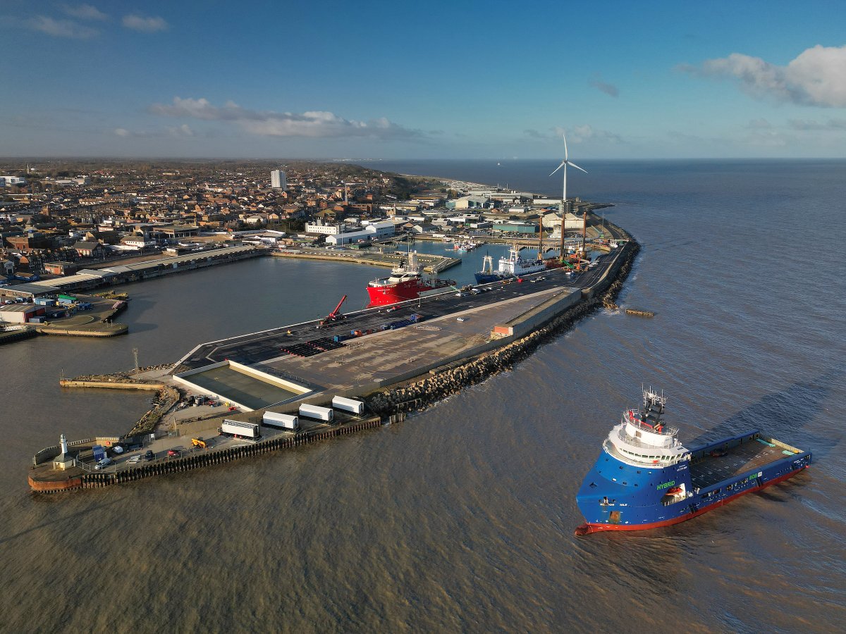 abportsuk's tweet photo. ABP partners with @SPRenewables  to support East Anglia TWO &amp; THREE offshore wind farms from our £35m Lowestoft Eastern Energy Facility – powering Britain’s clean energy future. 🌊⚡️ 

Read more: https://t.co/nhMXD6OFJn 
#OffshoreWind #EnergyTransition #Lowestoft https://t.co/v1wTtJHqYM