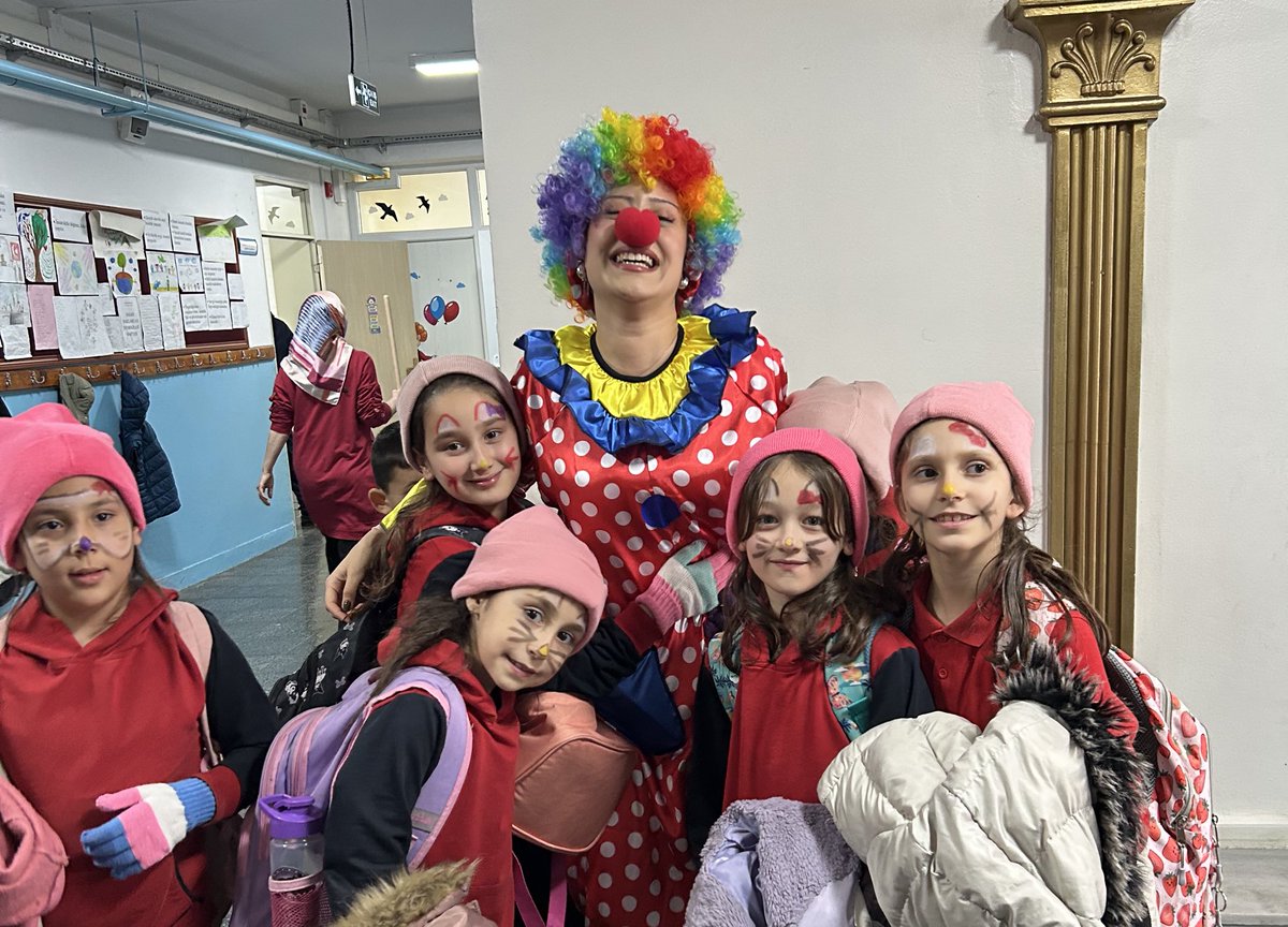 🧣Hubbi Hatun Yurdu

"Isıtan Eller Projesi" kapsamında Namık Kemal İlköğretim Okulu öğrencilerini ziyaretimizden kareler. 
İyilik iyidir. ✨