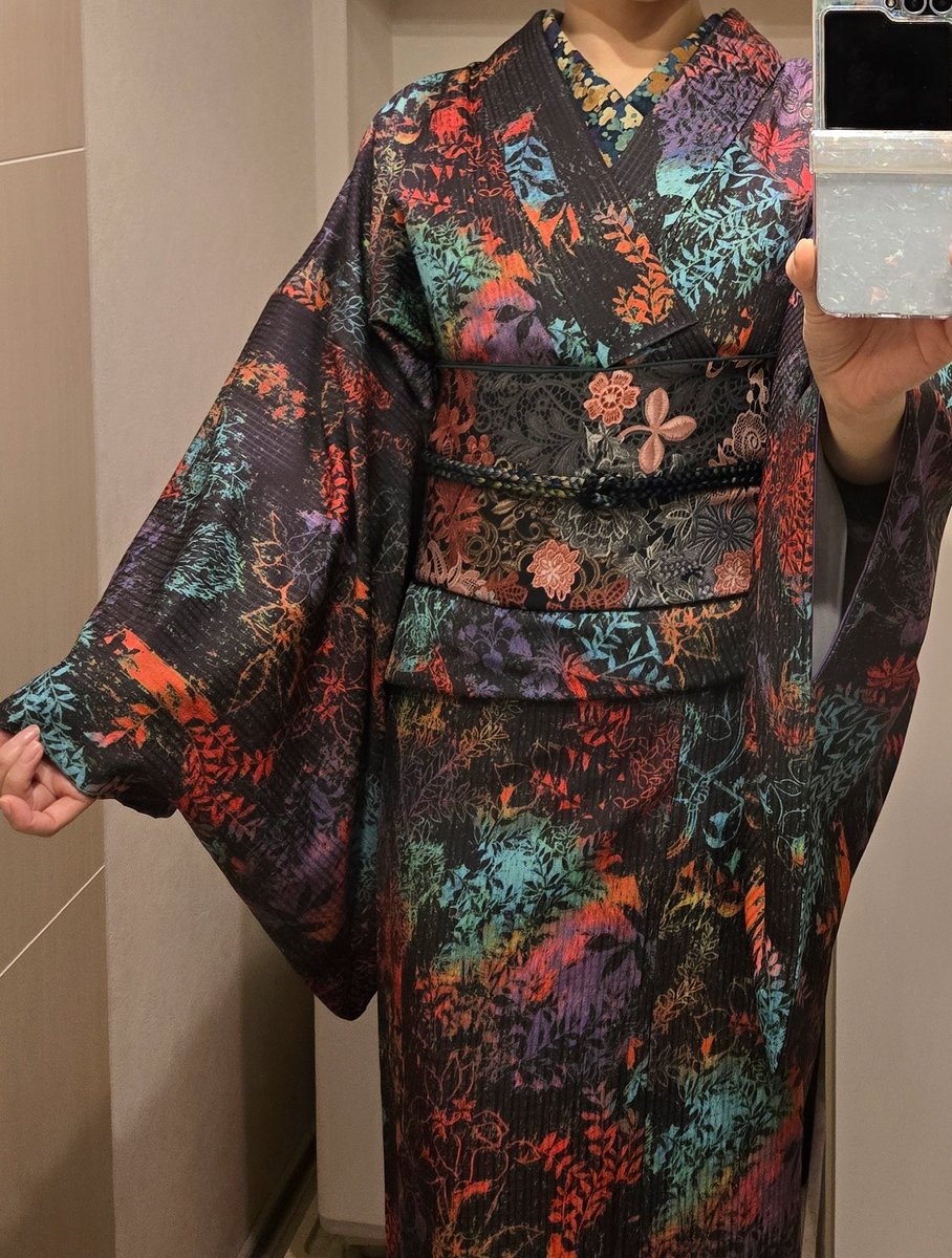 notokoto's tweet photo. 無事にゲットした半衿を早速使いました😊肌触りがとてもよい！
お店の忘年会で焼肉へ行ったときのコーデ。
きもの　#ルミロック
帯&amp;半衿　#Tsubakian https://t.co/lXUnnhlmcS