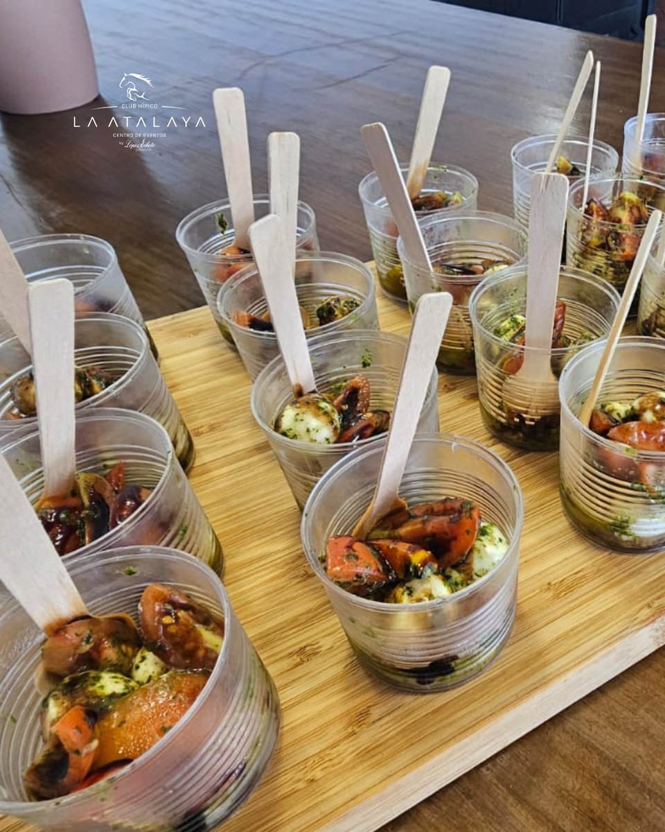 En tu evento, ¡no te la juegues! Confía en un catering de calidad como el de López Echeto y disfruta de una localización tan increíble como la de Atalaya Eventos.

Y si quieres conocer nuestros menús para eventos y cocktail, ¡visita nuestra web!

atalayaeventos.lopezecheto.com