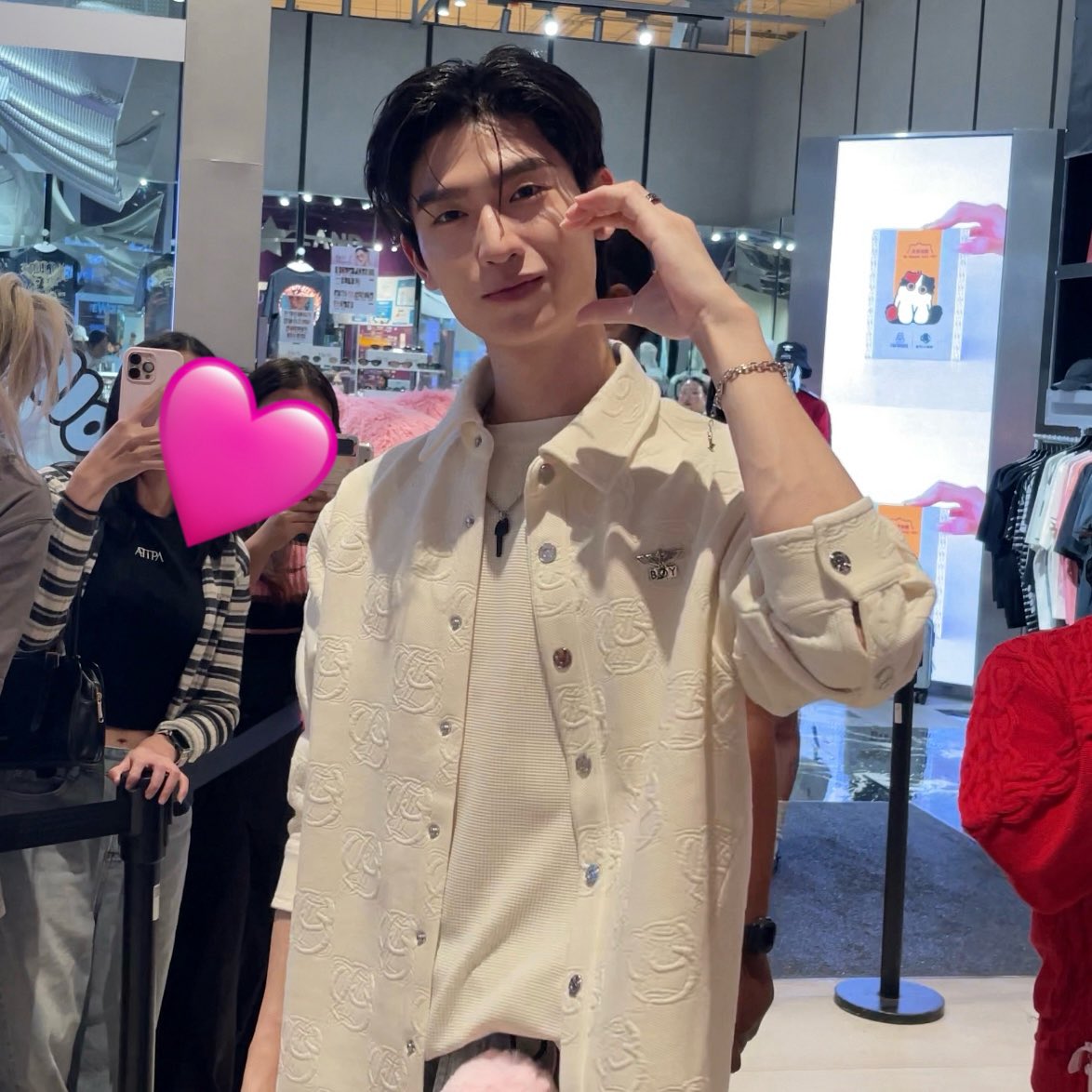 Post by nana 🍮 on X: 🦊🤏🏻