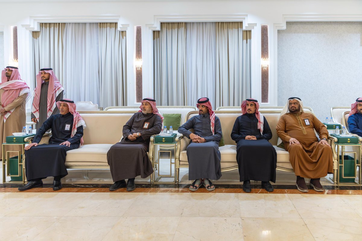 AljoufSA's tweet photo. سمو أمير #منطقة_الجوف يرعى توقيع مذكرات تعاون تشاركية لمبادرات التوظيف بالإدارة العامة للتدريب التقني والمهني بالمنطقة.

https://t.co/2gX0g5BPAd https://t.co/YbbT6qUjhF