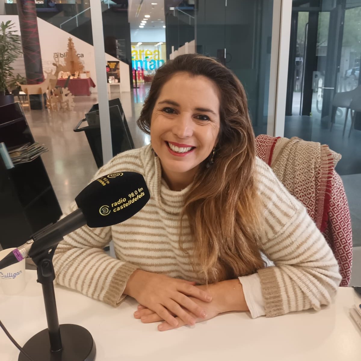 RadioCastelldef's tweet image. ☕️ Avui al nostre espai polític #CastelldefelsCoffee hem tingut a @Movem_.

🗣️ Parlem amb la regidora Candela López.

📻 Ràdio a la carta: enacast.com/radiocastellde…