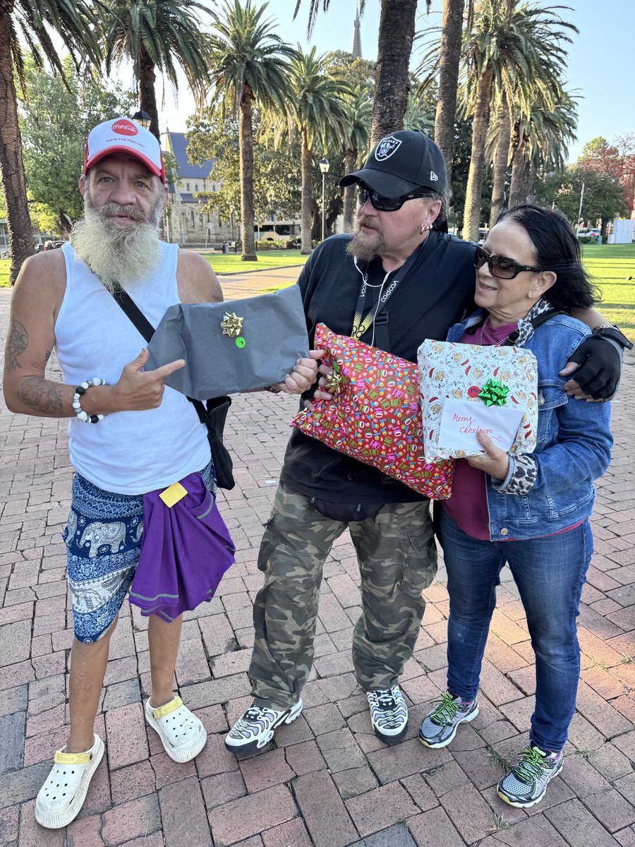 Chris Vagg (Pass it on Clothing) tweet media