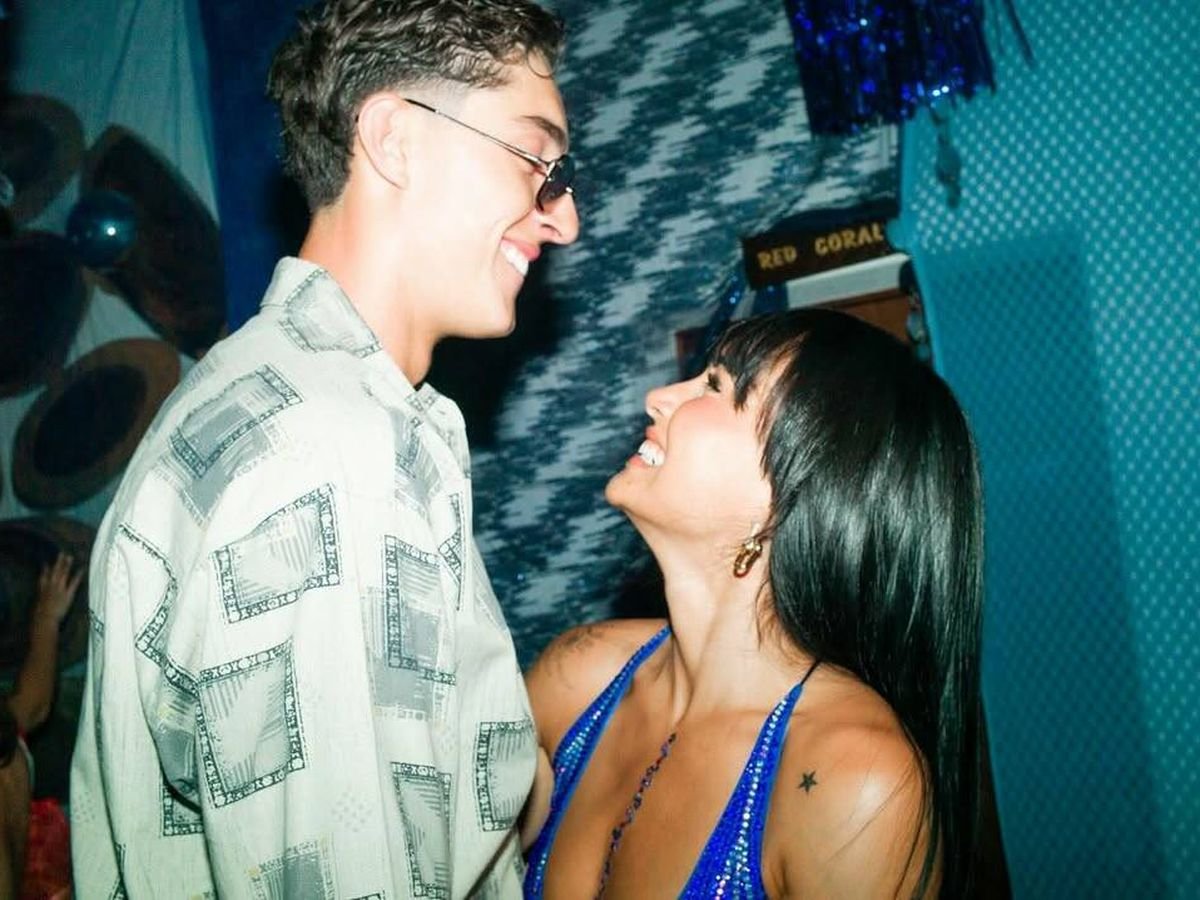 A la izquierda, la priimera imagen que Plex compartió con Aitana en sus redes. A la derecha, la primera de Aitana