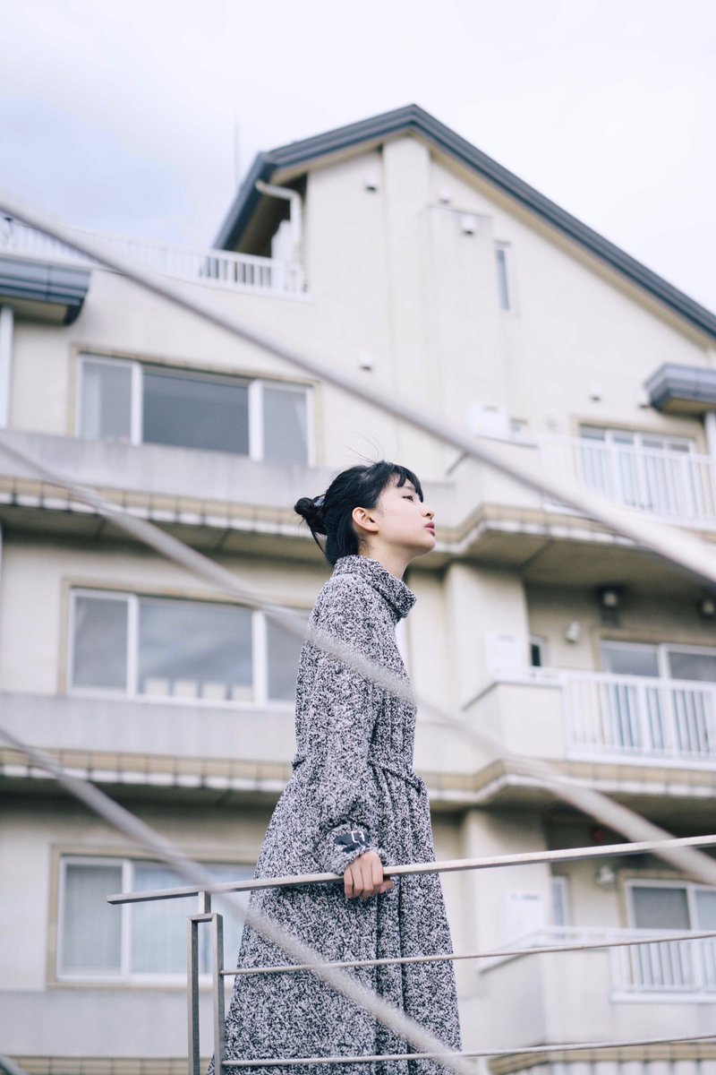 雪原のニットワンピース