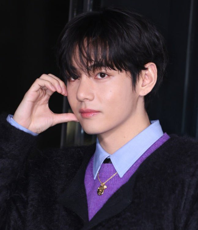 #V at Celine Event via Media (1)
TAEHYUNG AT CELINE EVENT
#TAEHYUNGxCELINE https://t.co/FuhVIaRXIV