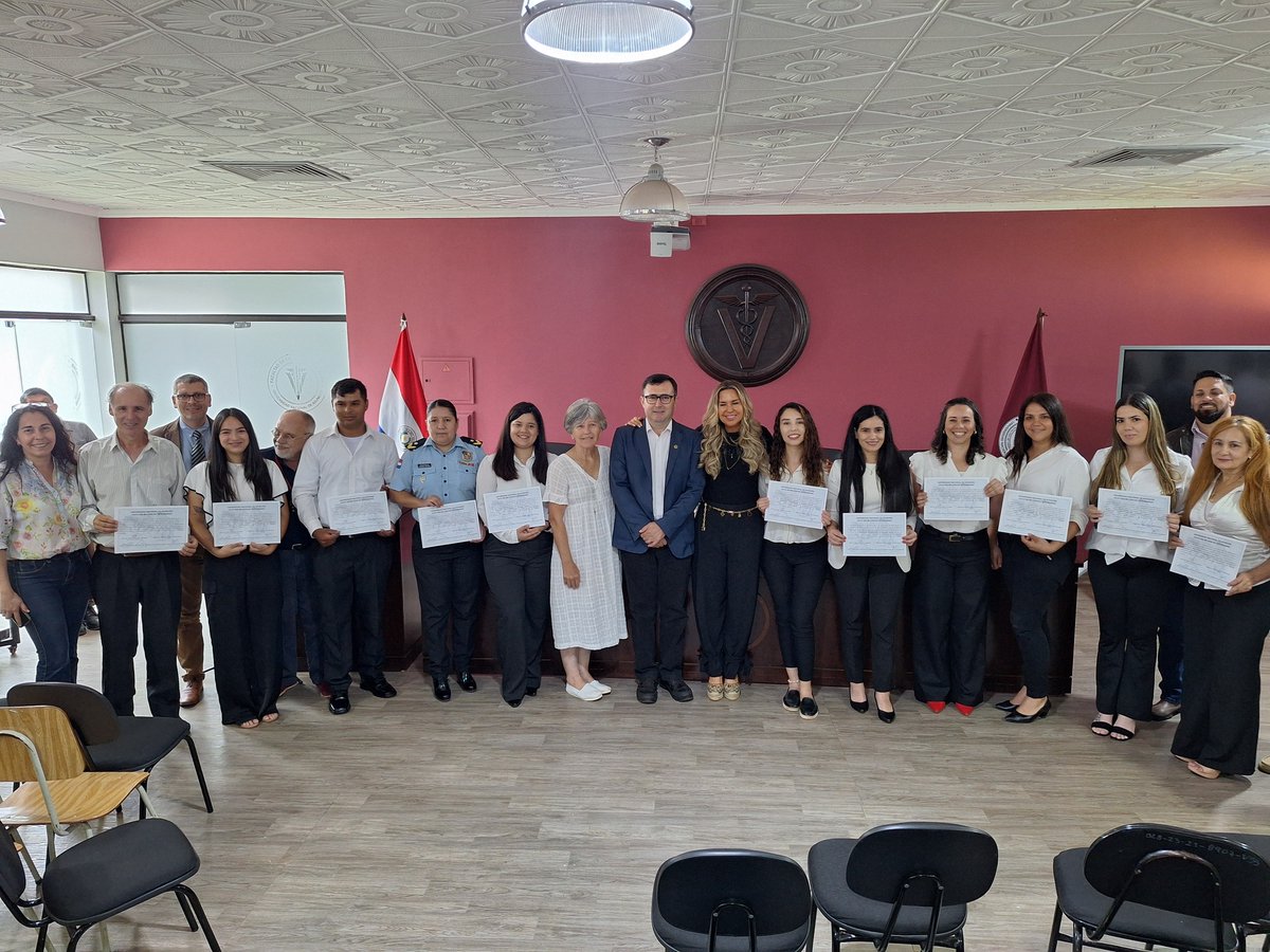 FINALIZÓ EN LA FCV UNA EL DIPLOMADO INTERNACIONAL DE ETOLOGÍA EQUINA
Nota completa: vet.una.py/?p=9610
#SomosDeLaUNA #SomosVete #FCVUNA