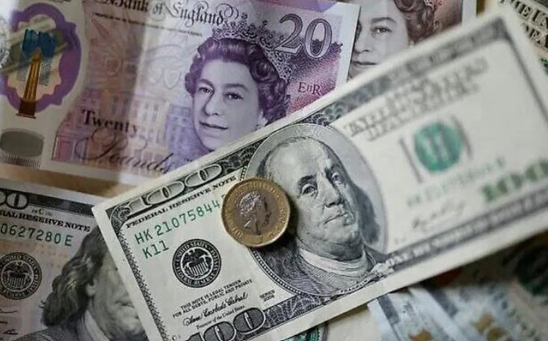 تراجع الاسترليني أمام الدولار واليورو 