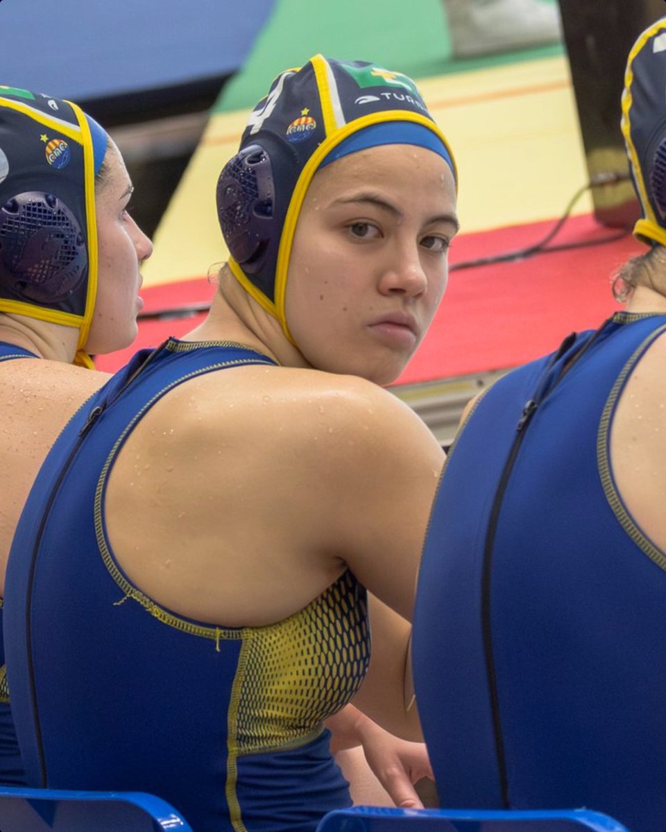 waterpolistacom's tweet image. Un 𝐞𝐣𝐞𝐦𝐩𝐥𝐨 de total regularidad 🧱🔜🧱

La joven catalana forjó su buen hacer en las categorías del CN Catalunya hasta el punto de asaltar la LEWaterpolo desde su polivalencia

La ilusión, su mayor FORTALEZA ✊🏻✨

Define ✍🏼 a esta crack ______

📸 | Fotofg91

#ElPerfil
