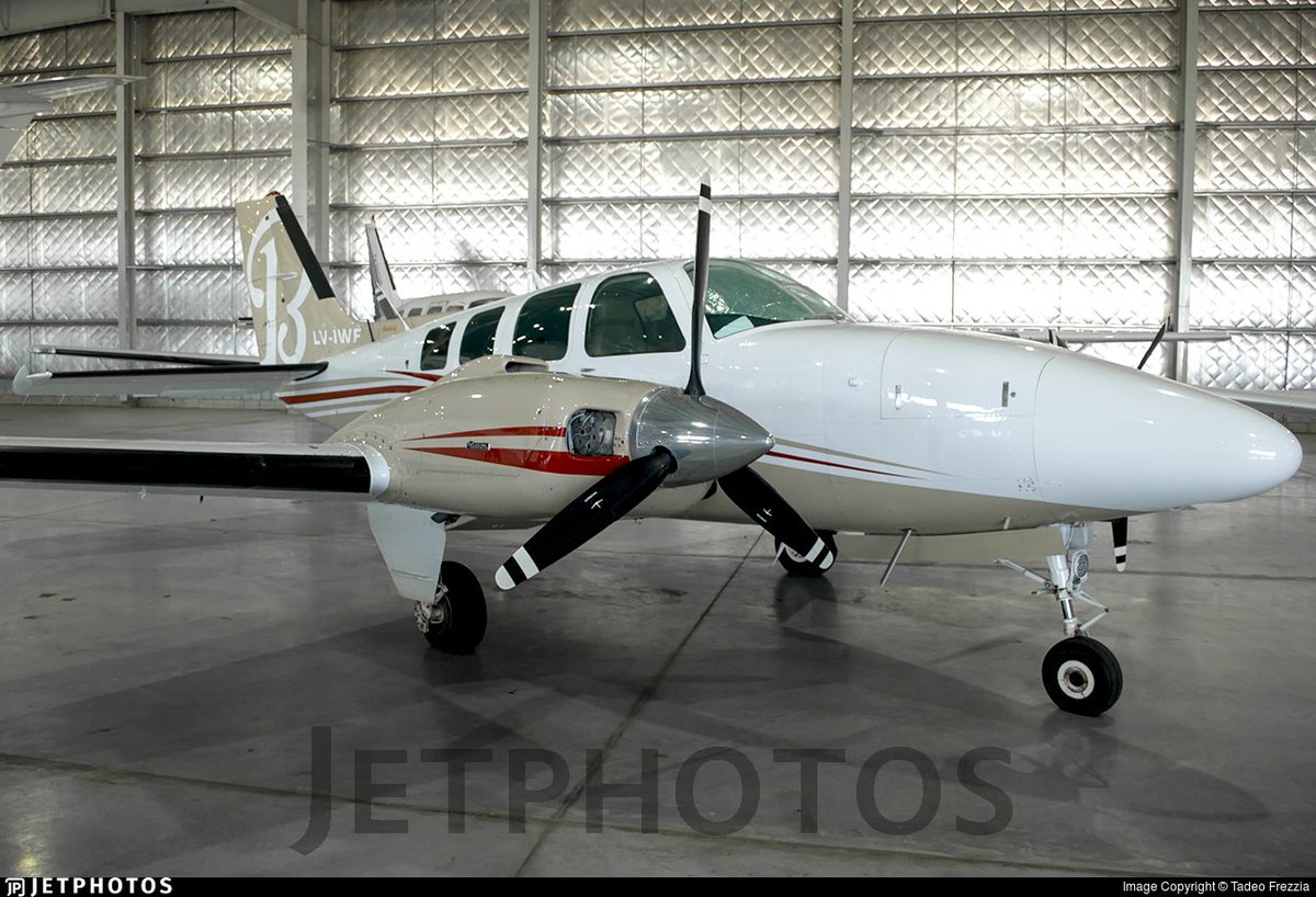 ivancp25's tweet photo. #AccidenteAéreo de #Beechcraft #Be58 Baron (LV-IWF). Tomó con fallo de tren de aterrizaje delantero en el Aeropuerto Internacional Martín Miguel de Güemes (SLA/SASA), #Salta, #Argentina 🇦🇷. Aterrizaba por la pista 06 cuando se produjo el suceso. Los 5 ocupantes, ilesos. 16-12-25 https://t.co/TiBxzekaSc