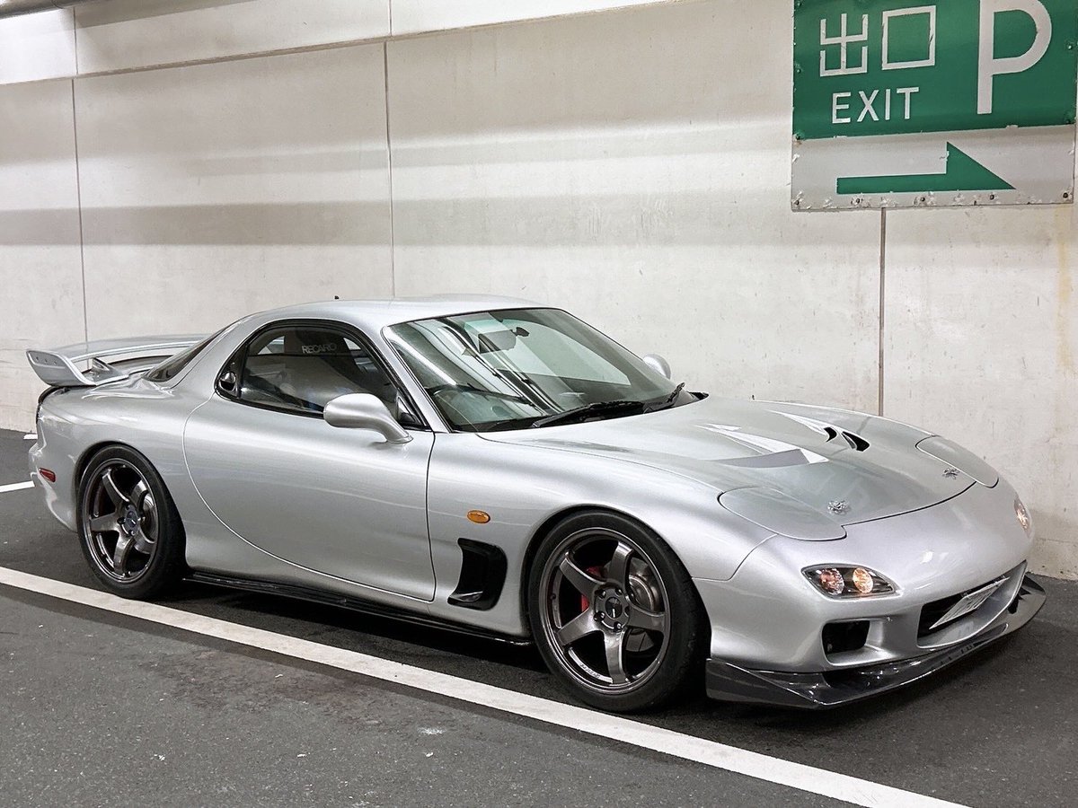 carlove83196291's tweet image. リムガードがないタイヤかっこいい
