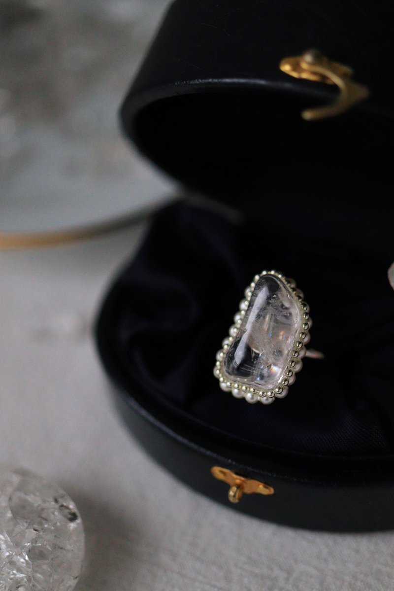 #私の作品知ってもらえたら幸せの極み

煌めきや虹色、輝きが美しい石を使ったビジューアクセサリーを制作しています.˖٭ ‧˚₊*̥ ︎✴︎💎