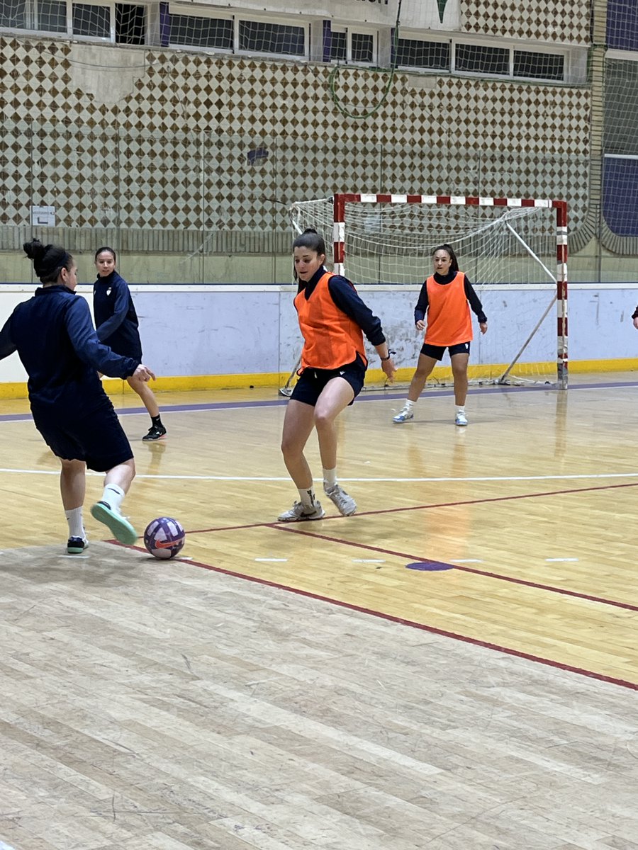 Trabajo, pasión y compromiso en cada entrenamiento 💥⚽

#RealJaénCFFemenino #Entrenamiento