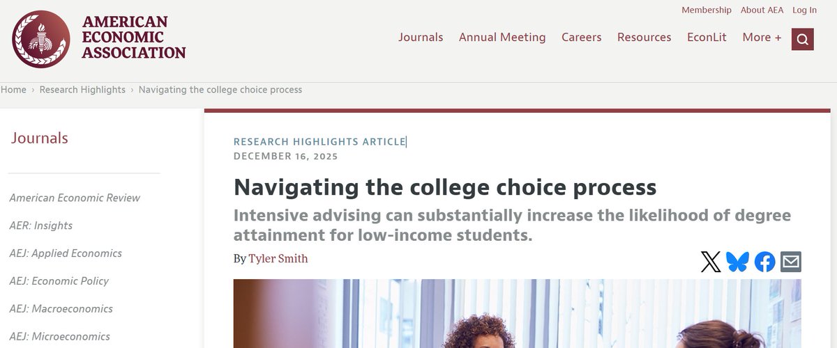 Solo 1 de cada 10 estudiantes de familias con bajos ingresos obtiene un grado universitario antes de los 25 años, frente a casi la mitad de los de renta alta. Un experimento muestra que el problema no es solo académico, sino de decisiones mal informadas en el proceso de acceso a