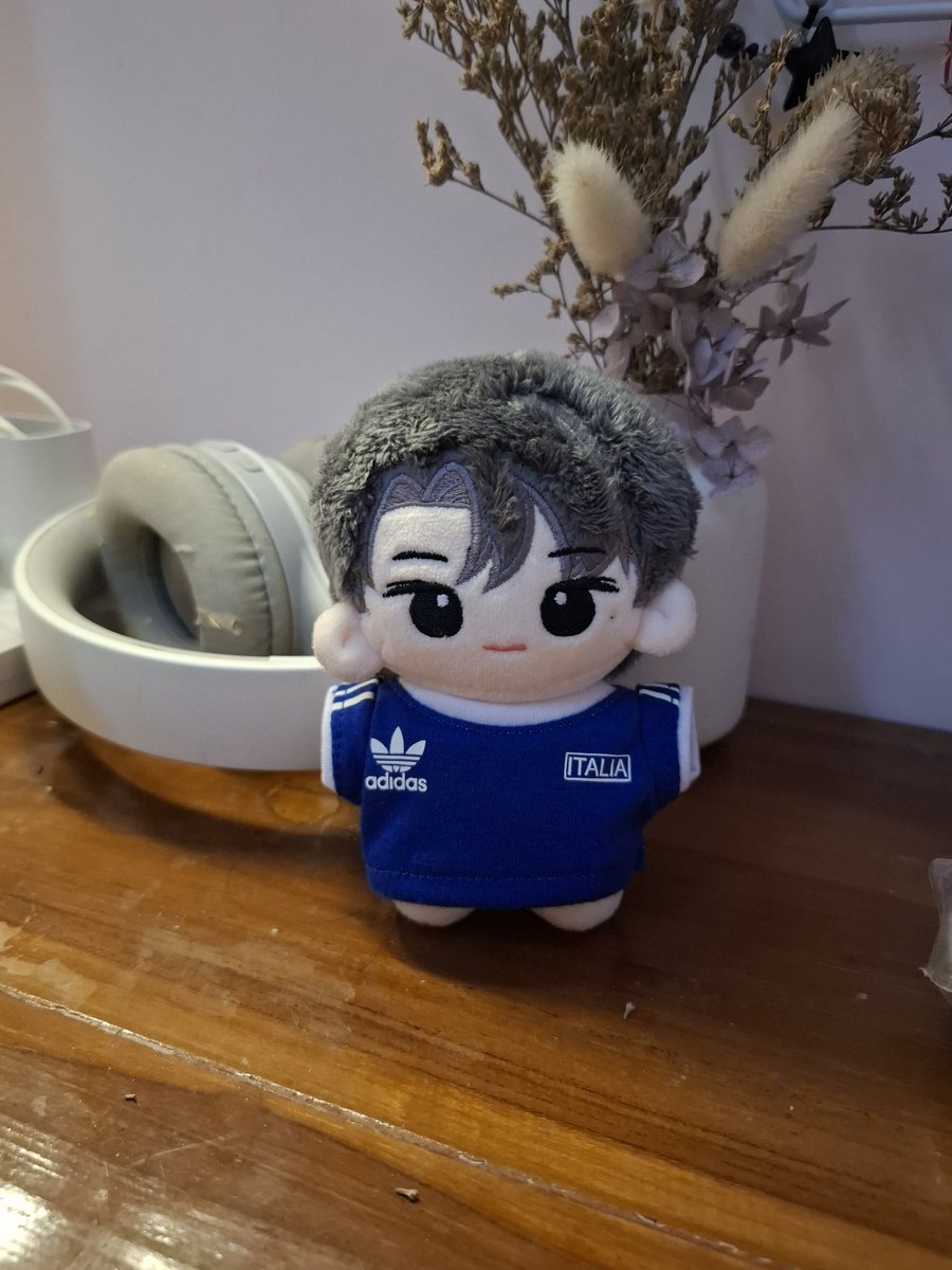 dokcing's tweet image. IMMMMMMUUYTTT BGTY SUMAI ITALI HUHUHU makasih kak @wonsrchive baju hisung italinya ❤️‍🔥💖