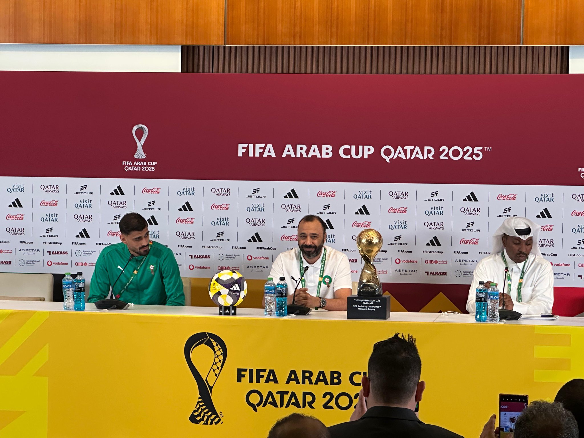 جمال السلامي مدرب منتخب الأردن قال بأنك ستكون المدير الفني لمنتخب المغرب بعد كأس العالم بماذا ستعلق ؟. | طارق السكتيوي مدرب منتخب المغرب في المؤتمر الصحافي: - أي مدرب تتاح له الفرصة لتدريب منتخب بلاده شرف ما قبله ولا بعده شرف وتكليف وتشريف في ذات الوقت ولكن هذا المؤتمر خاص بكأس العرب وتركيزنا منصب على النهائي فقط. #المغرب_الأردن 