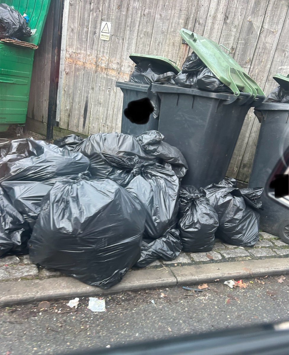 Trashmistress24's tweet photo. Mistress is always scouting new locations for her slaves on her travels …. How good is mistress always putting her slaves 1st 😉🖤🚮
#trash #rubbish #bins #garbage #blackbags #stinky #compacted https://t.co/4zspdpwdwl