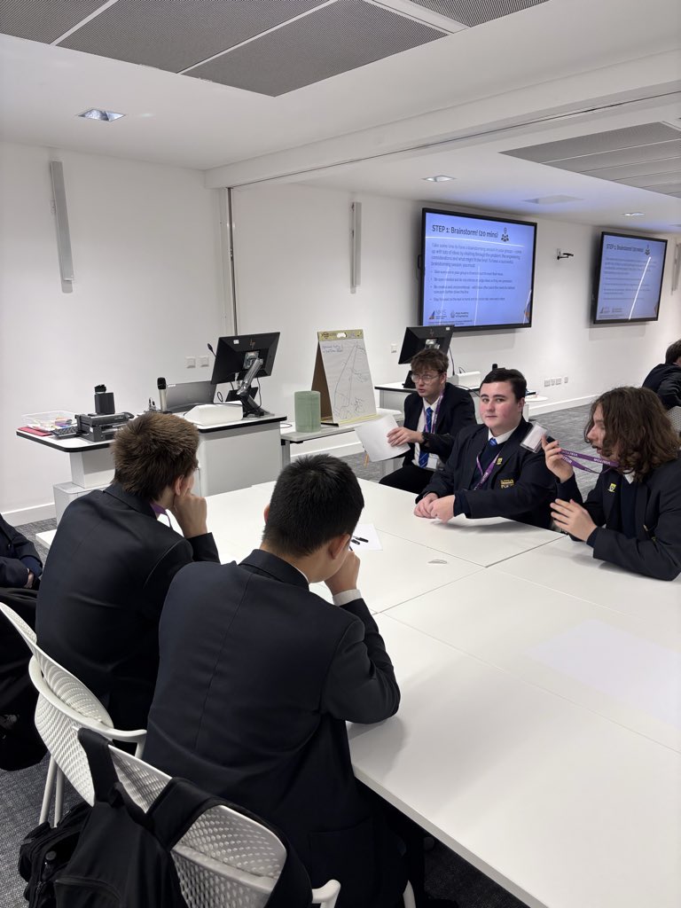 Miss Burrell tweet media