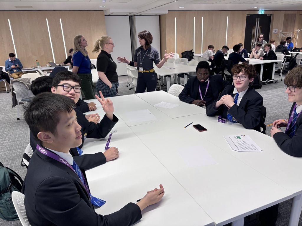 Miss Burrell tweet media