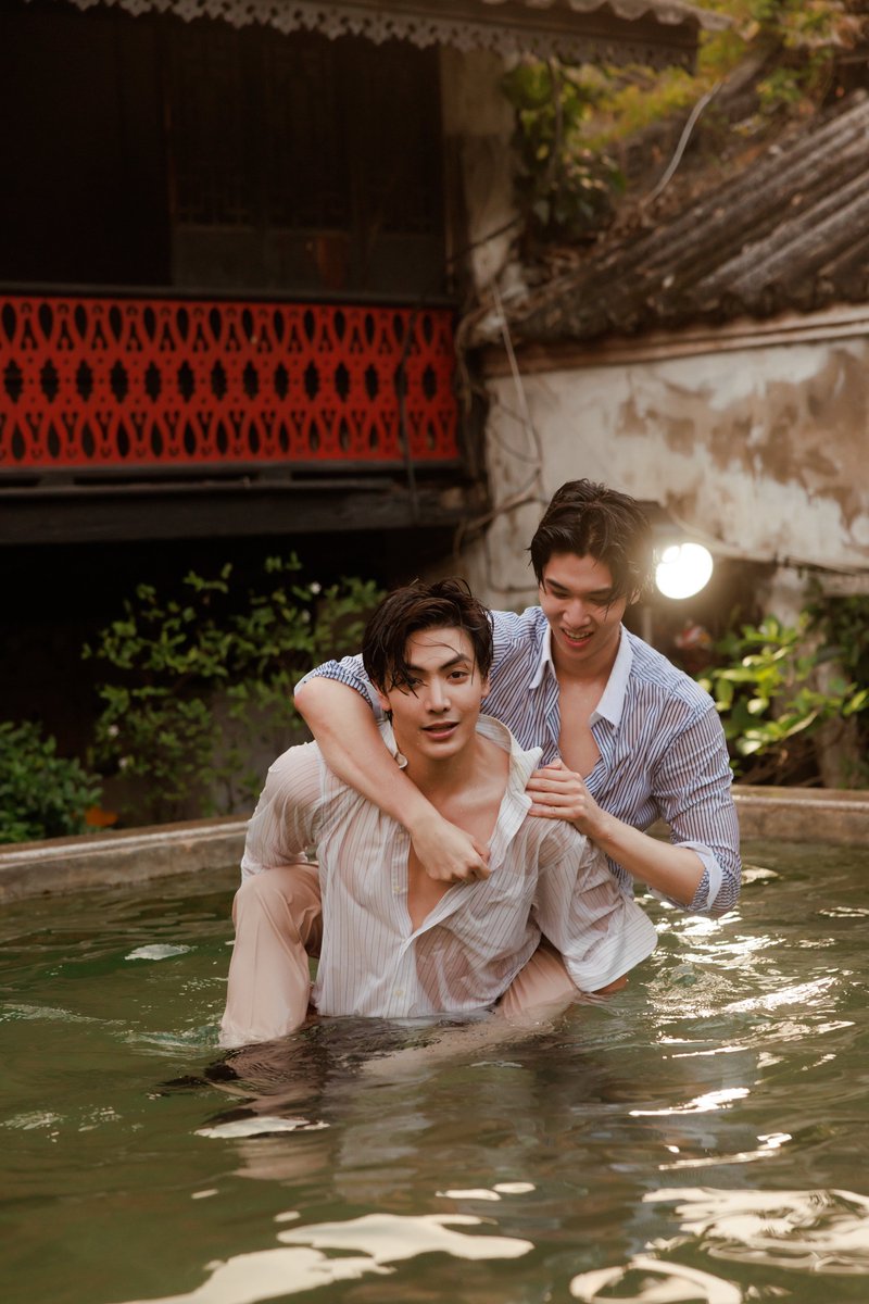 ChenRcj's tweet image. ถึงในMV จะต่อยกัน แต่ในชีวิตจริงผมรักพี่เขานะครับ เลิฟๆนะอ้วน   #DareYouToLove_MV