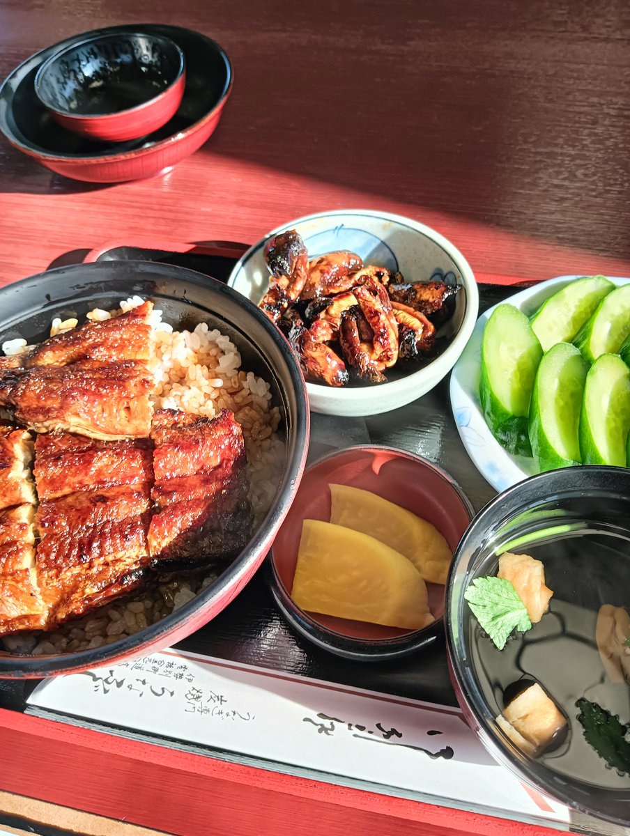 kusano's tweet photo. 欲望のままに😭
#うなふじ　#推し丼　#息子が来年からバンコク駐在　#たのしも https://t.co/NILvc9Kp3e