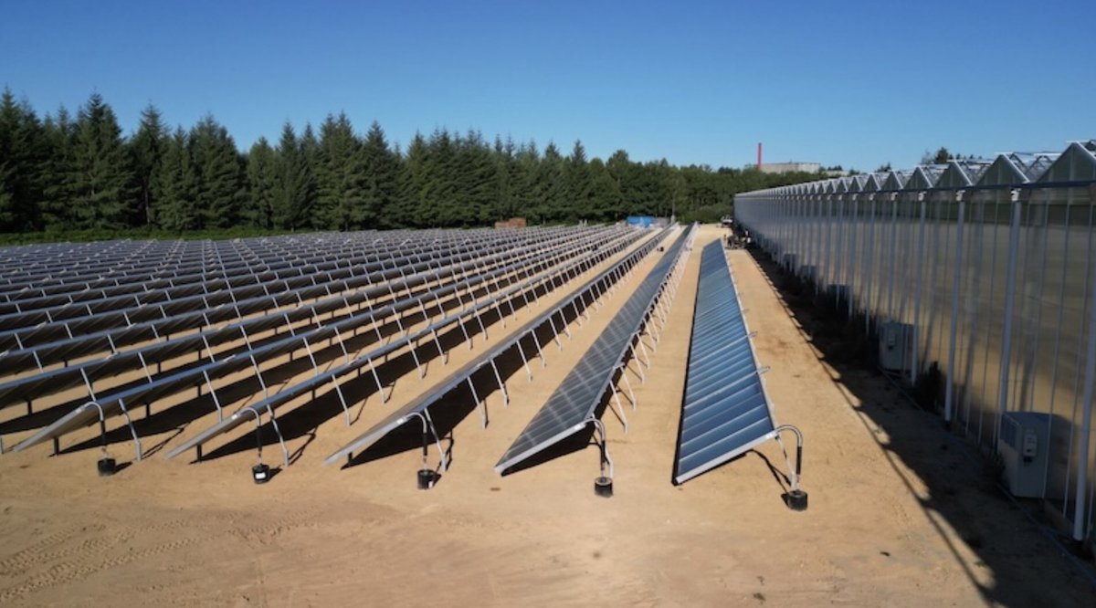 ecom_news's tweet photo. ☀️ #Corrèze : #Newheat installe la plus grande centrale solaire thermique agricole de France (7 000 m² de capteurs) pour chauffer 8 hectares de serres. 🔗 https://t.co/lCVSwYqeue #ÉnergieRenouvelable #Solaire https://t.co/lBiZtJTtvp